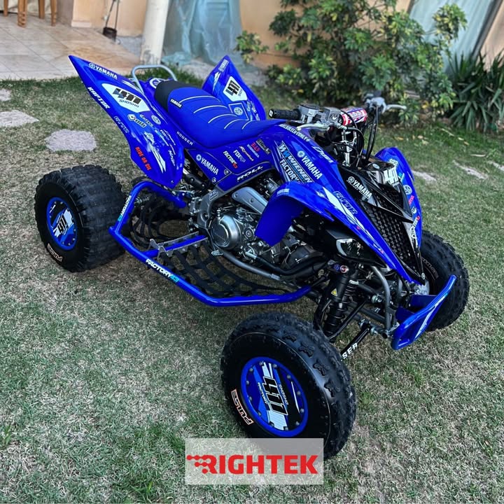 טרקטורון Yamaha Raptor צבוע כחול עז